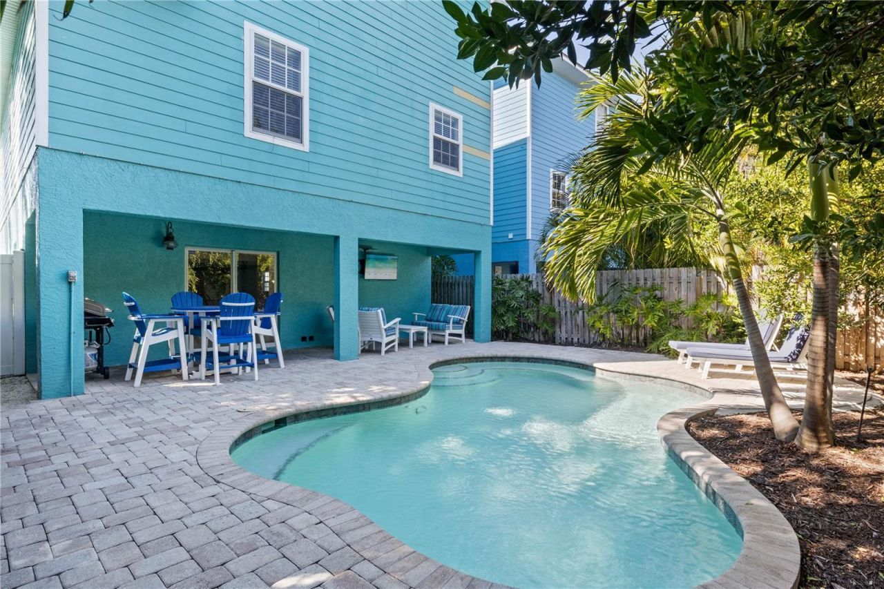 7005 Holmes Boulevard, Holmes Beach, FL 34217 Photo