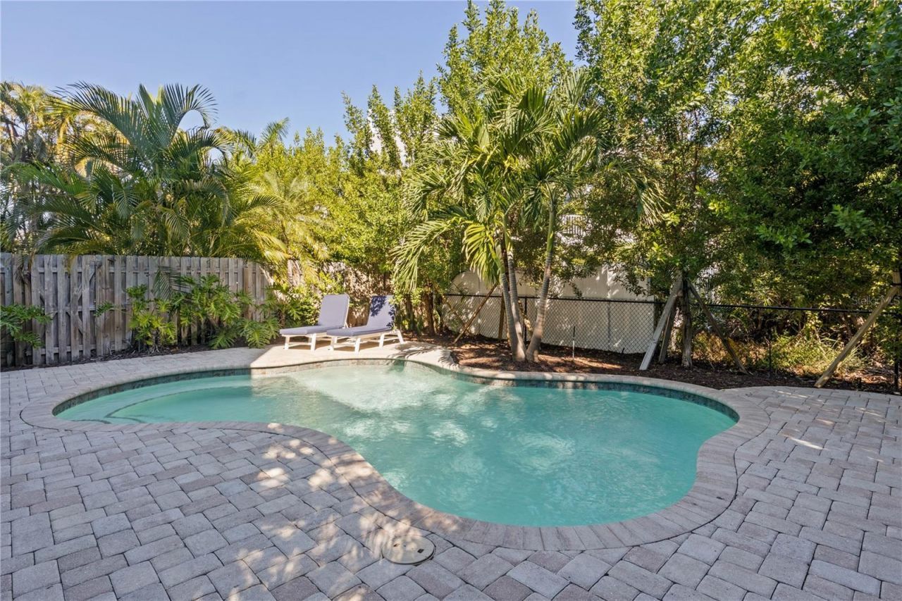 7005 Holmes Boulevard, Holmes Beach, FL 34217 Photo