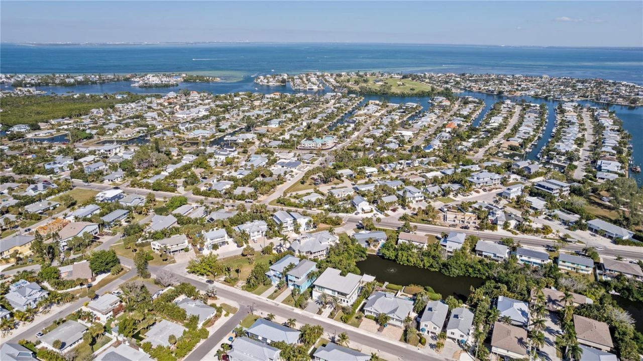 7005 Holmes Boulevard, Holmes Beach, FL 34217 Photo