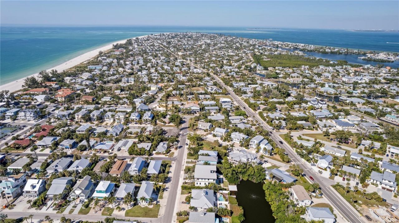 7005 Holmes Boulevard, Holmes Beach, FL 34217 Photo