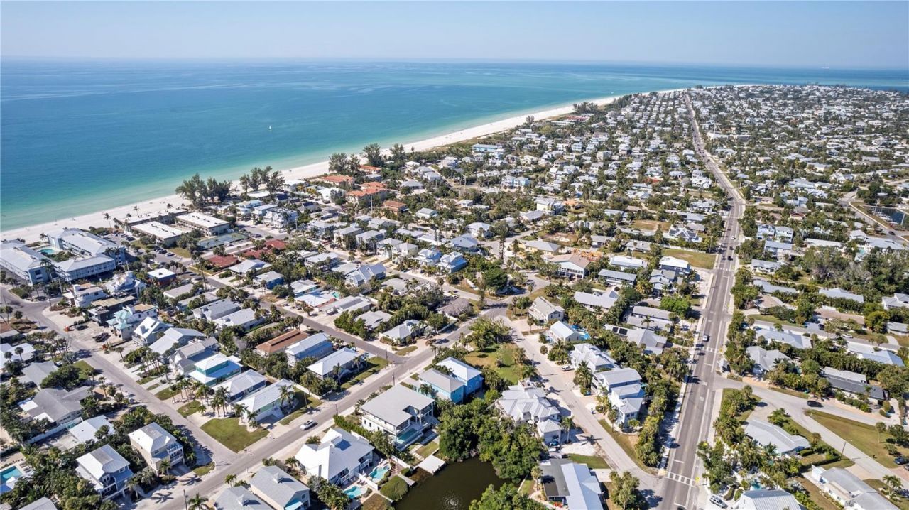 7005 Holmes Boulevard, Holmes Beach, FL 34217 Photo