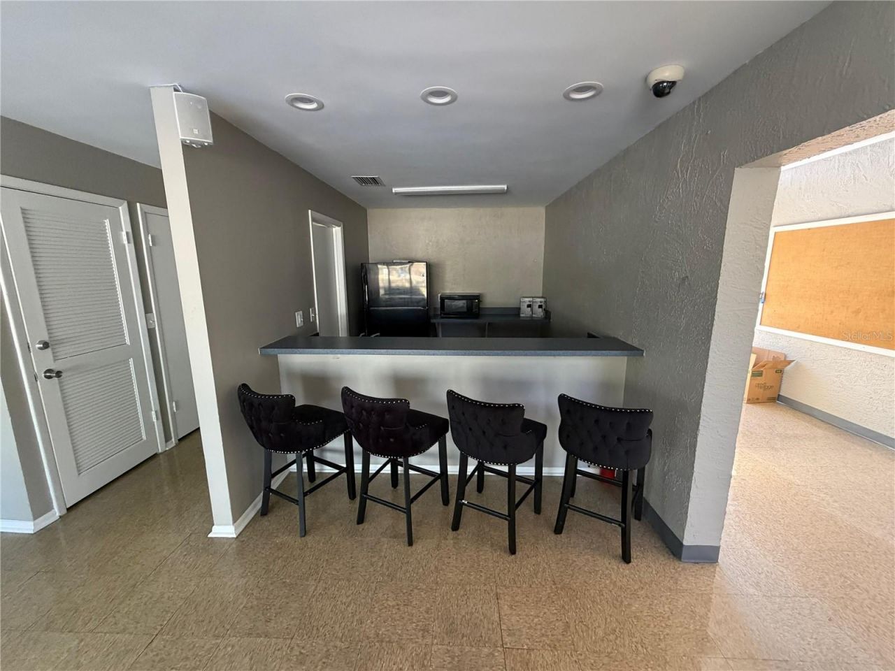 7177 E Bank Drive , Unit 102, Tampa, FL 33617 Photo