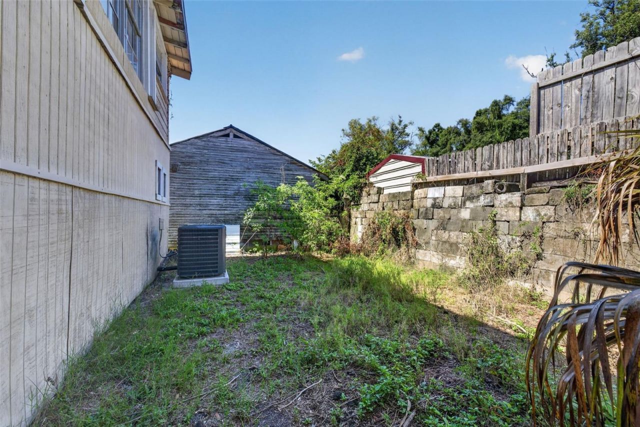 114 W Wilder Avenue, Tampa, FL 33603 Photo