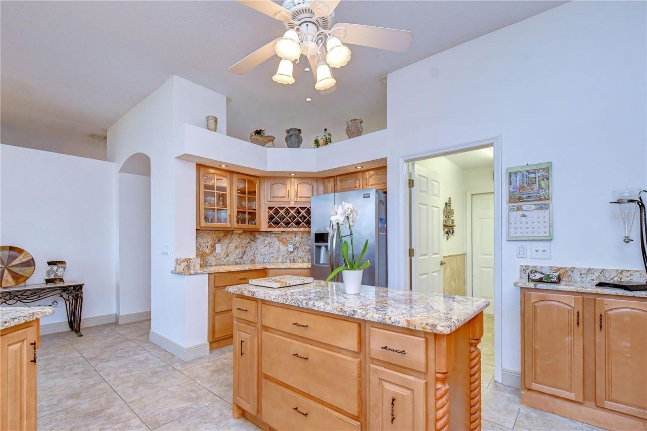 3810 Turkey Oak Drive , Valrico, FL 33596 Photo
