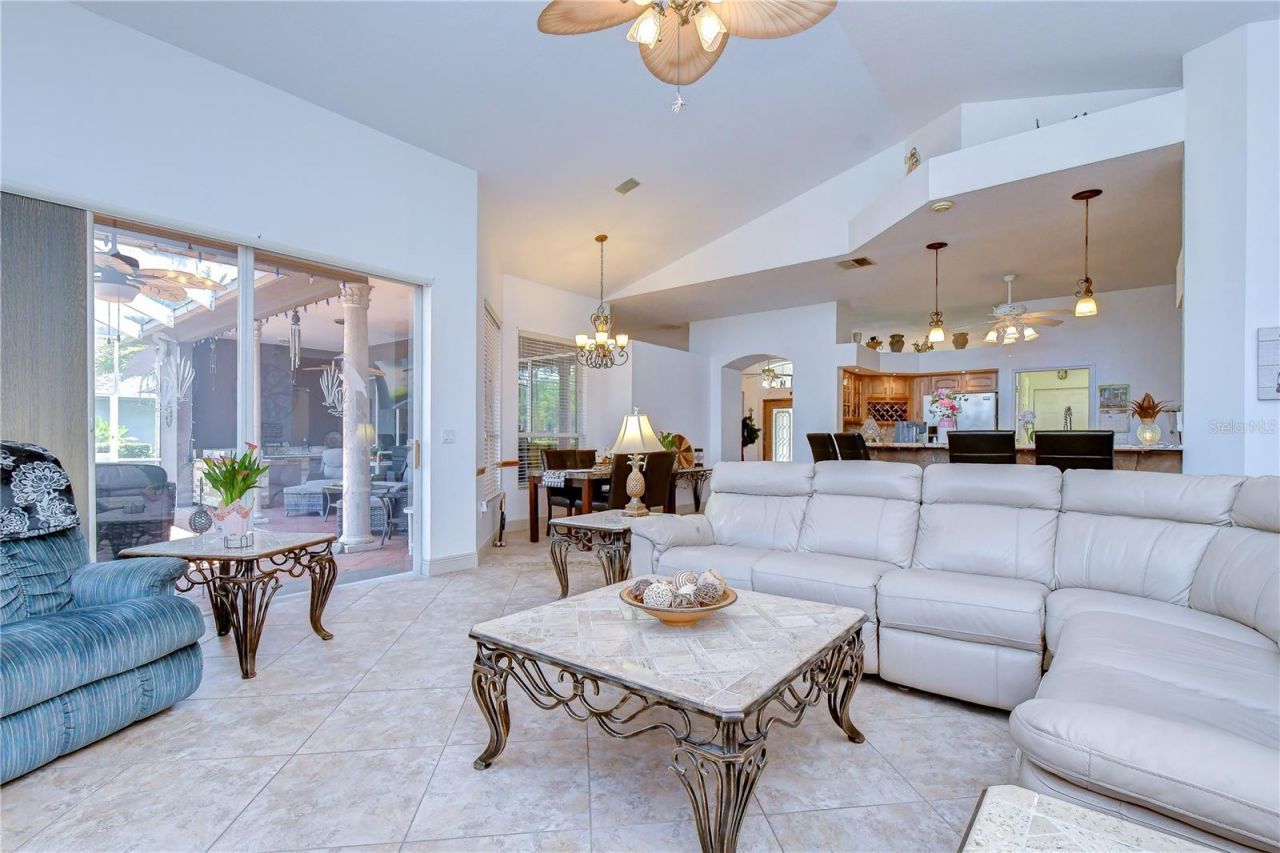 3810 Turkey Oak Drive , Valrico, FL 33596 Photo