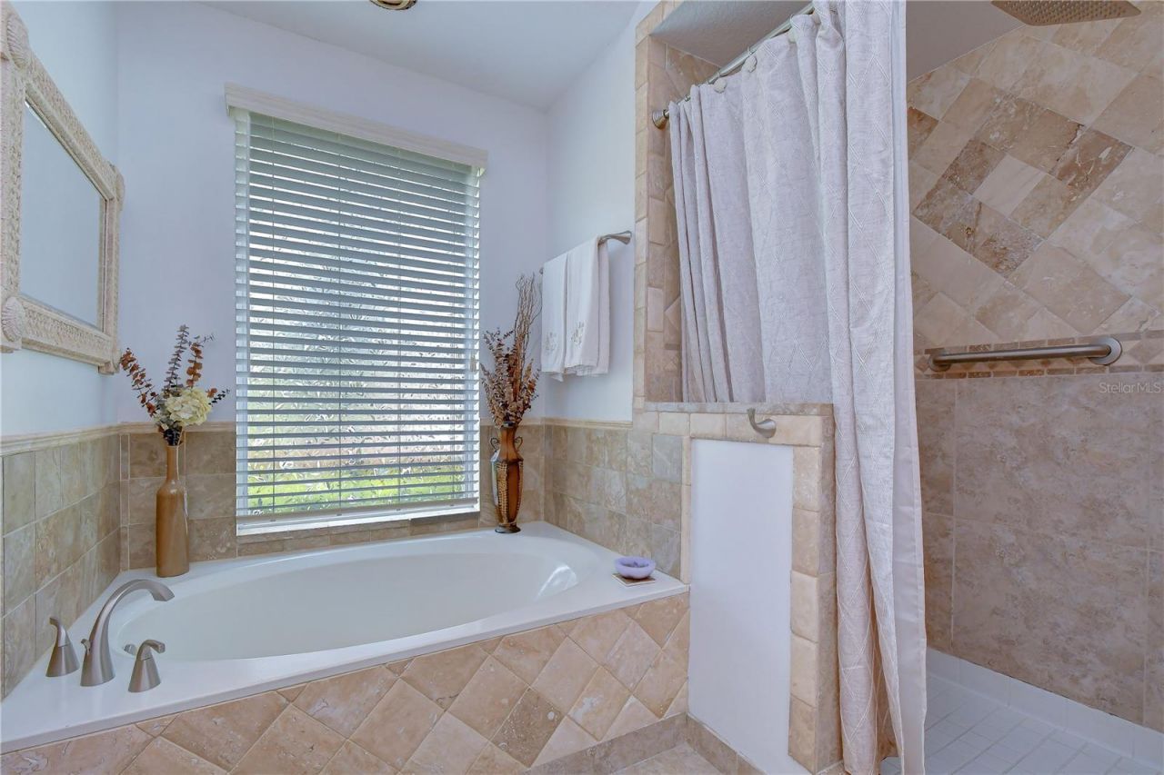 3810 Turkey Oak Drive , Valrico, FL 33596 Photo