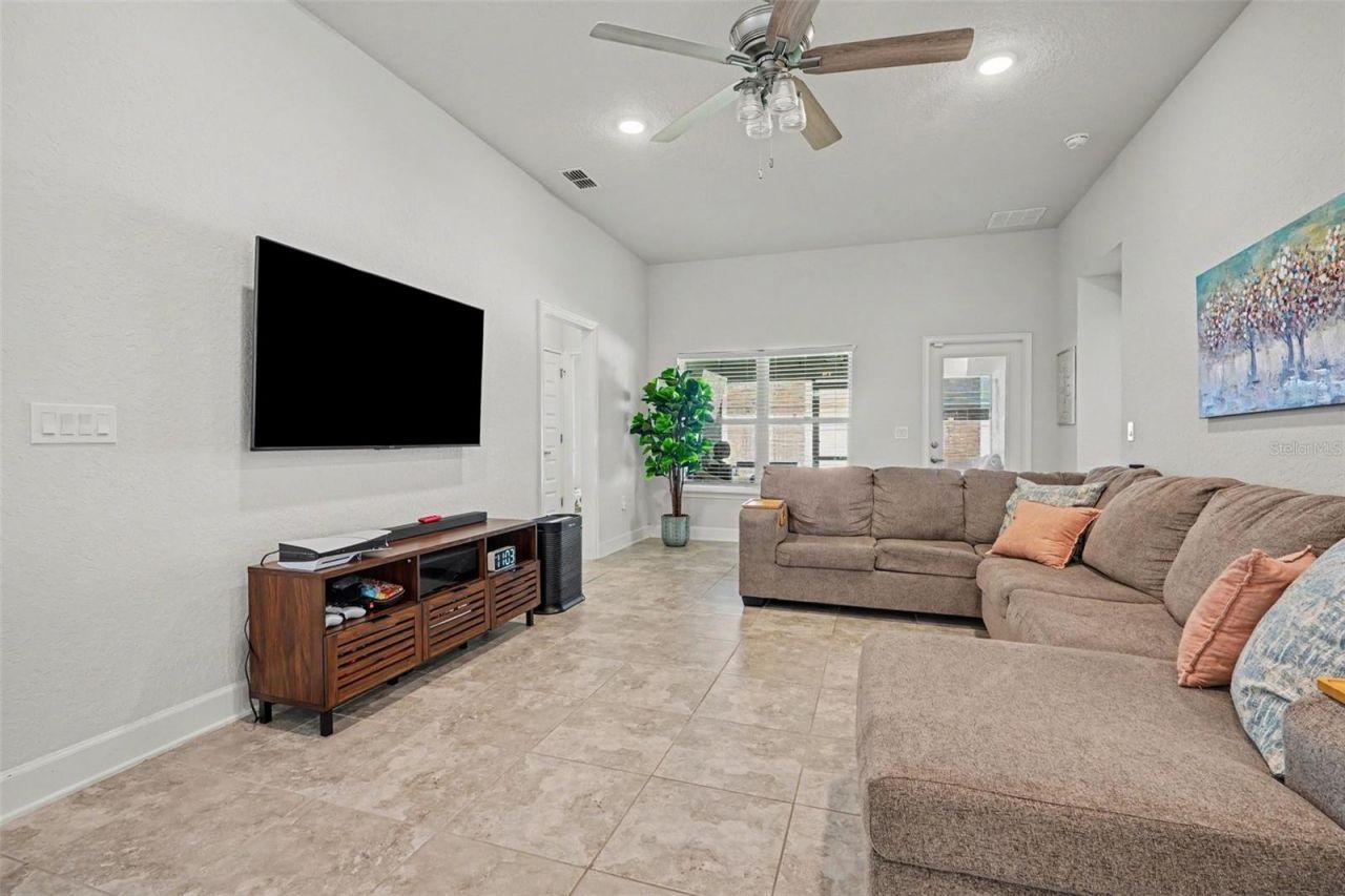 284 Citrus Pointe Drive, Haines City, FL 33844 Photo
