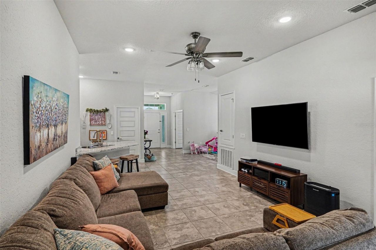 284 Citrus Pointe Drive, Haines City, FL 33844 Photo