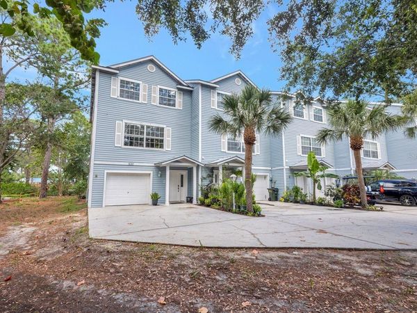 530 RYANS WOODS LANE , PALM HARBOR, FL 34683