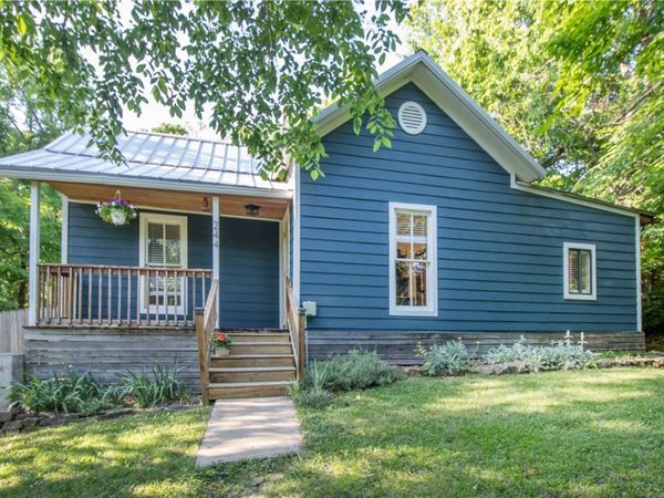 244 E Huntsville Road, Fayetteville, AR 72701