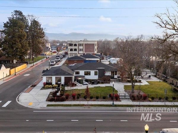 128 S Eagle Rd, Eagle, ID 83616