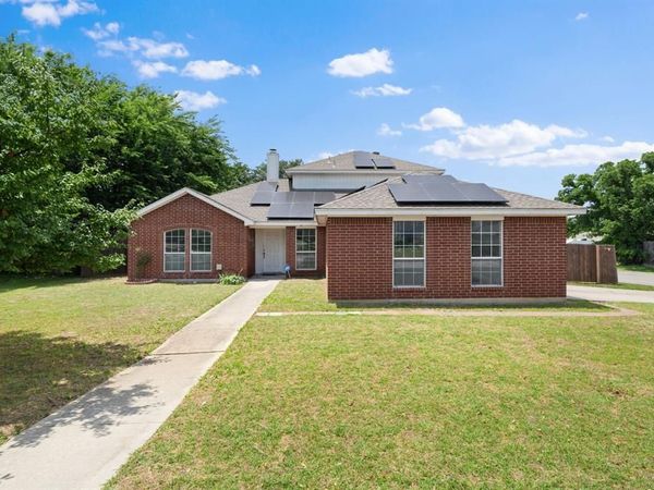 633 Madeline Court, Azle, TX 76020
