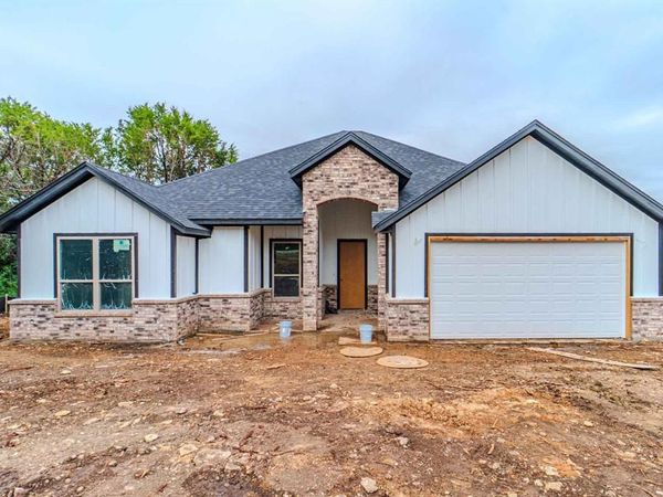 4019 Seminole Trail, Granbury, TX 76048