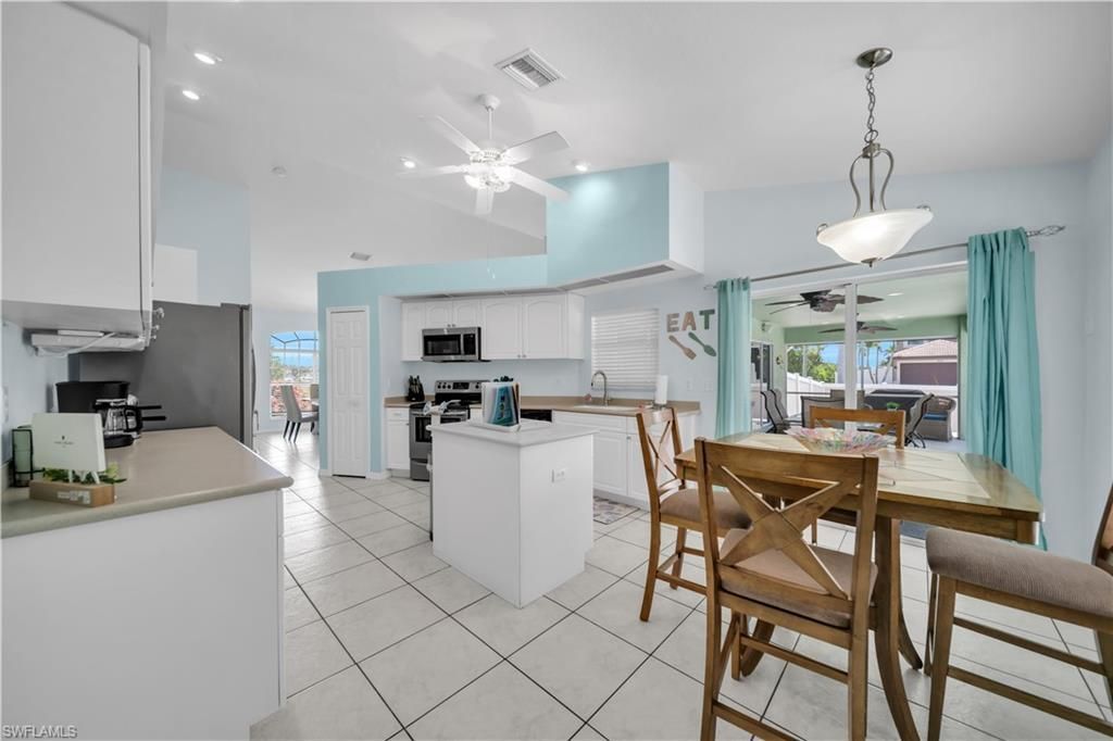1722 SW 38th Ter , Cape Coral, FL 33914 Photo
