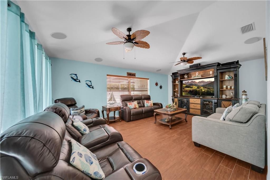 1722 SW 38th Ter , Cape Coral, FL 33914 Photo