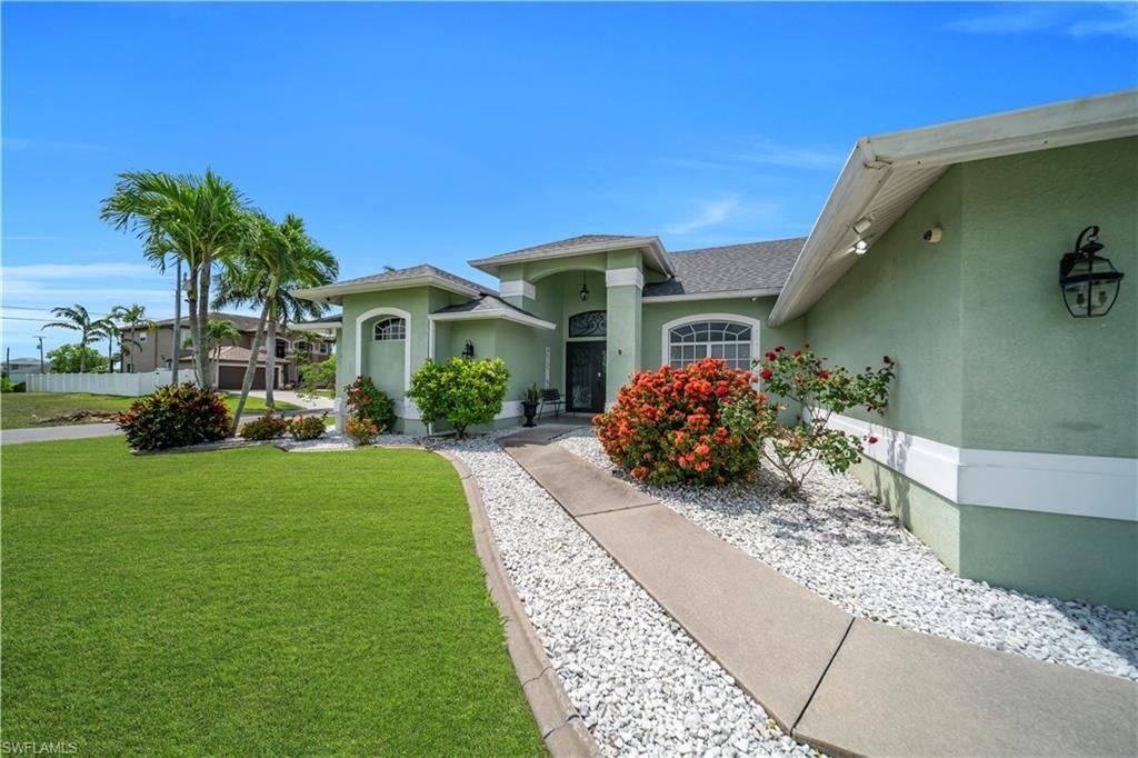 1722 SW 38th Ter , Cape Coral, FL 33914 Photo