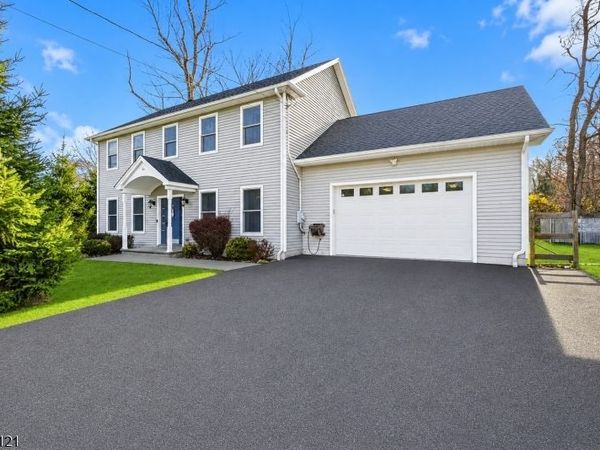 34 Tobyhanna Trl, Hopatcong, NJ 07843