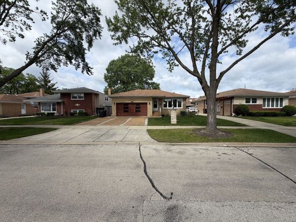 8908 Ozark Avenue , Morton Grove, IL 60053