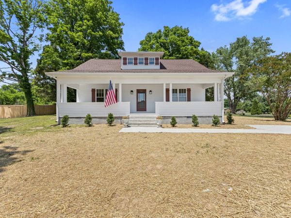 3217 Church St , Burns, TN 37029