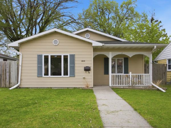 1810 5th Avenue S, Fargo, ND 58103