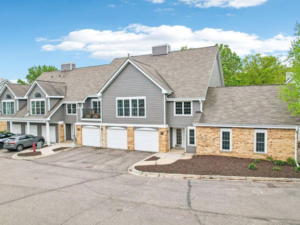 6030 Chasewood Parkway, Unit 201, Minnetonka, MN 55343