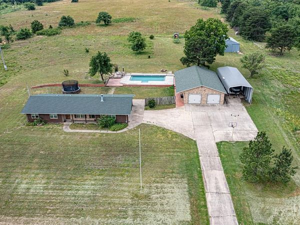 25189 N Wilson Road, Henryetta, OK 74437