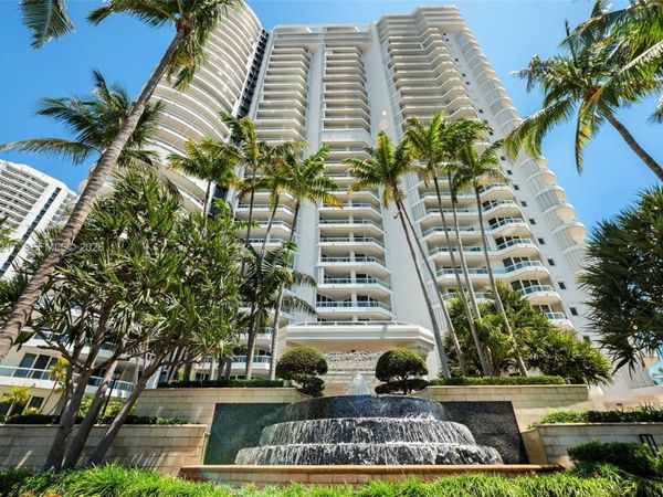 21050 Point Pl, Unit 302, Aventura, FL 33180