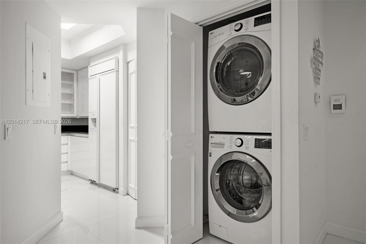 21050 Point Pl, Unit 302, Aventura, FL 33180 Photo