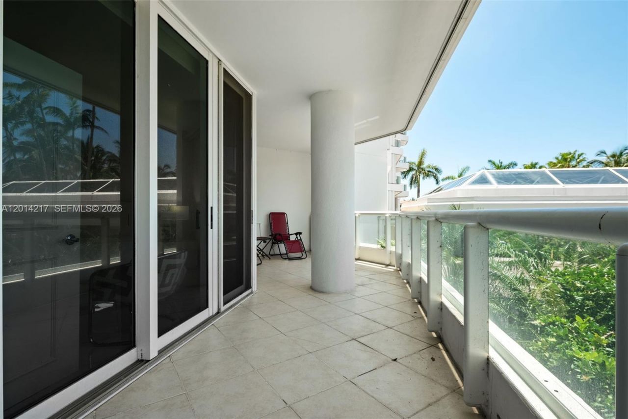 21050 Point Pl, Unit 302, Aventura, FL 33180 Photo
