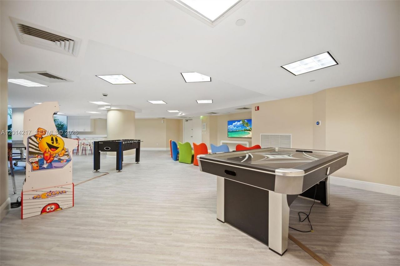 21050 Point Pl, Unit 302, Aventura, FL 33180 Photo