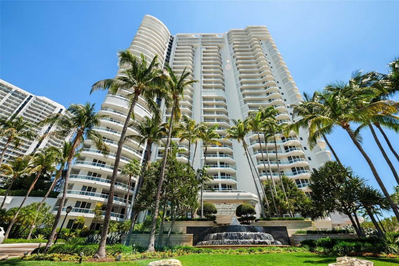 21050 Point Pl, Unit 302, Aventura, FL 33180 Photo