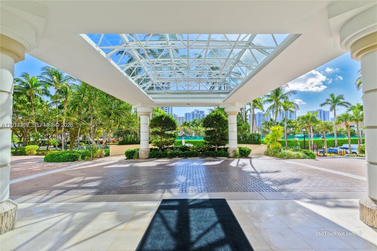21050 Point Pl , Unit 302, Aventura, FL 33180 Photo