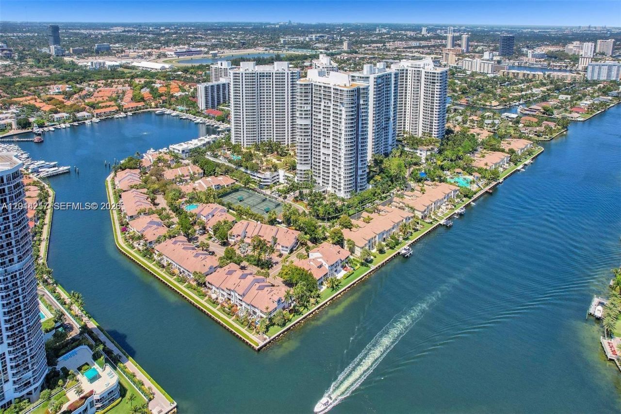 21050 Point Pl , Unit 302, Aventura, FL 33180 Photo