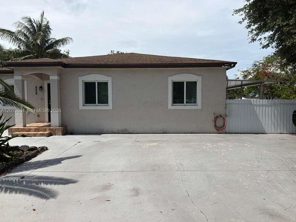 1507 NW 100th St , Miami, FL 33147
