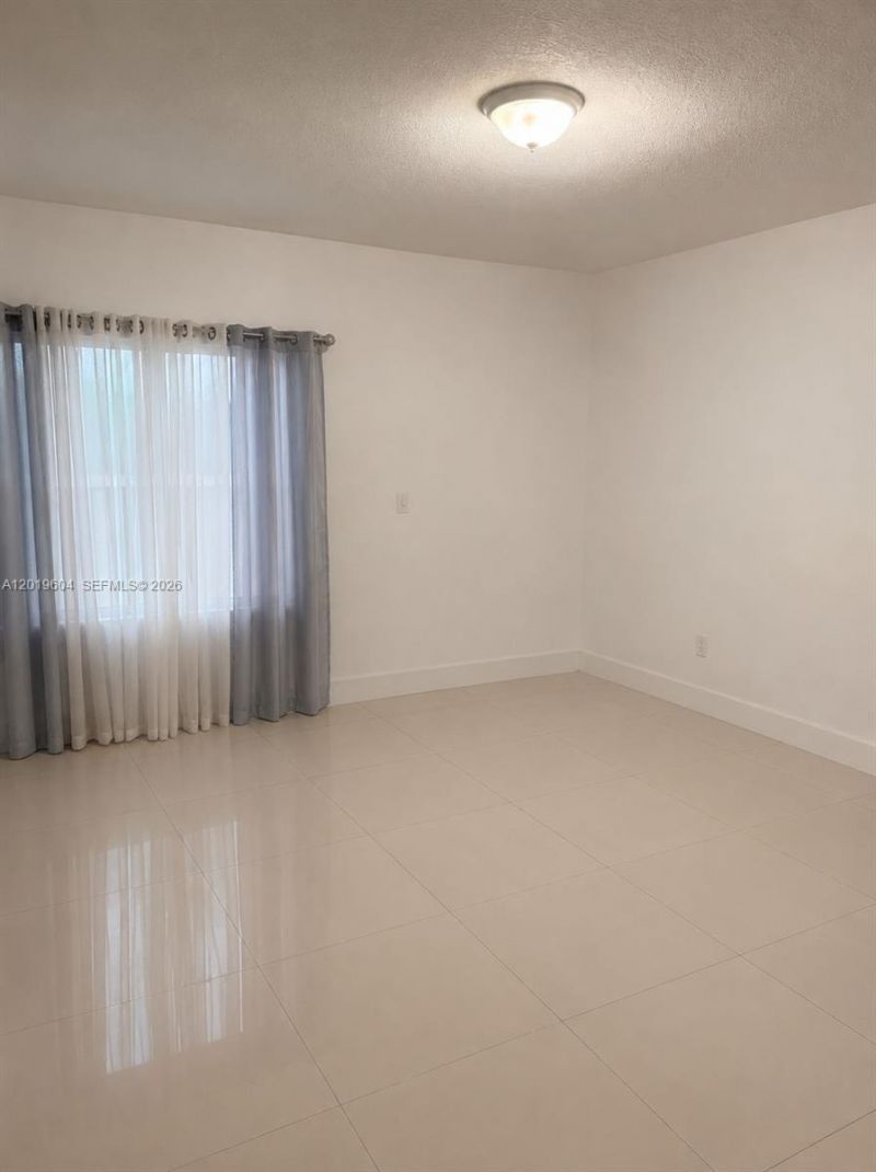 1507 NW 100th St, Miami, FL 33147 Photo