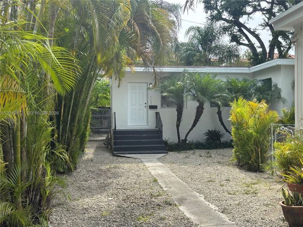 3132 Elizabeth St, Unit B, Miami, FL 33133