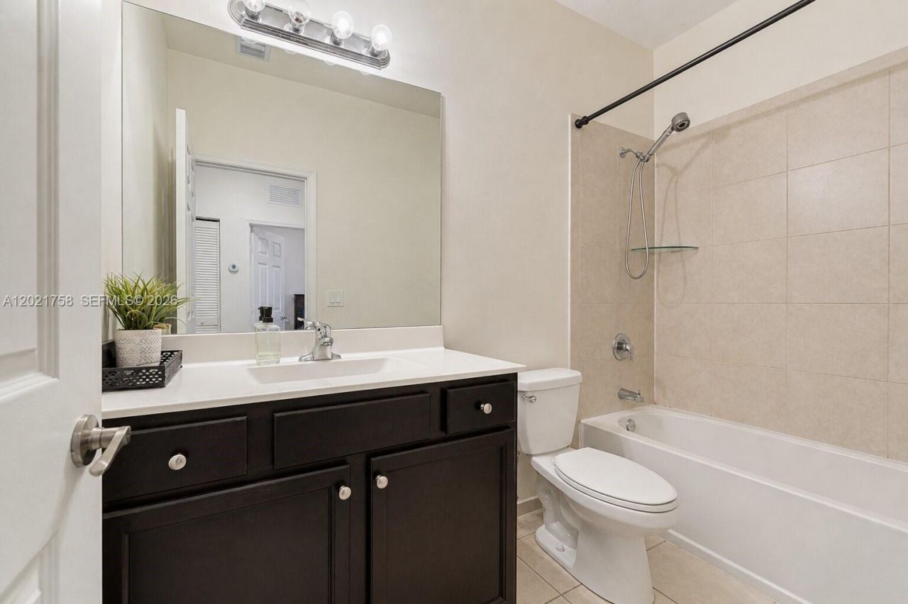 3382 W 104th Ter, Hialeah, FL 33018 Photo