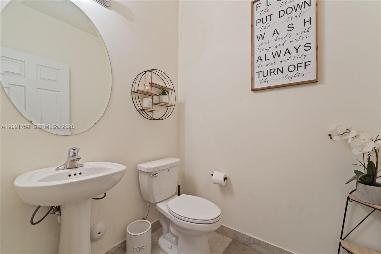 3382 W 104th Ter, Hialeah, FL 33018 Photo