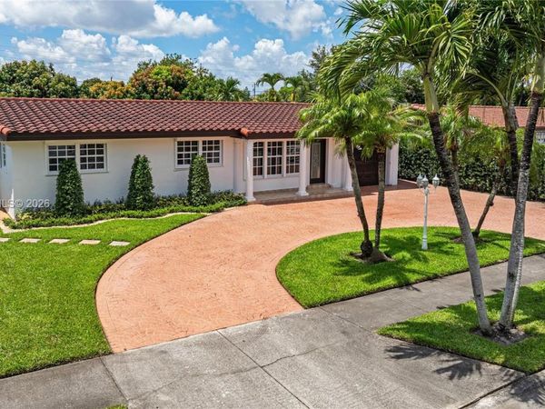 630 W 72nd Pl , Hialeah, FL 33014