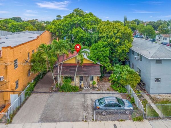 1568 SW 5th St , Miami, FL 33135
