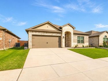 336 Youngblood Lane, Fort Worth, TX 76131