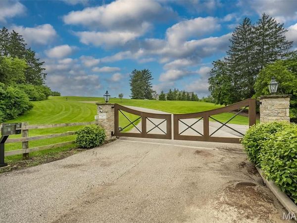 9 Bridle Ridge Lane , St Louis, MO 63131