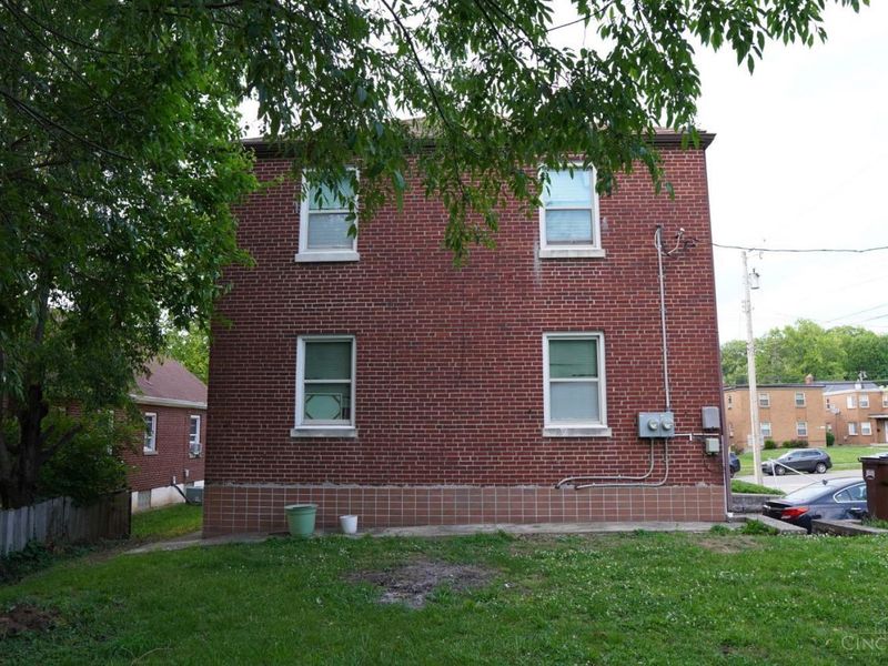 2345 Losantiville Avenue, Golf Manor, OH 45237 Photo 4