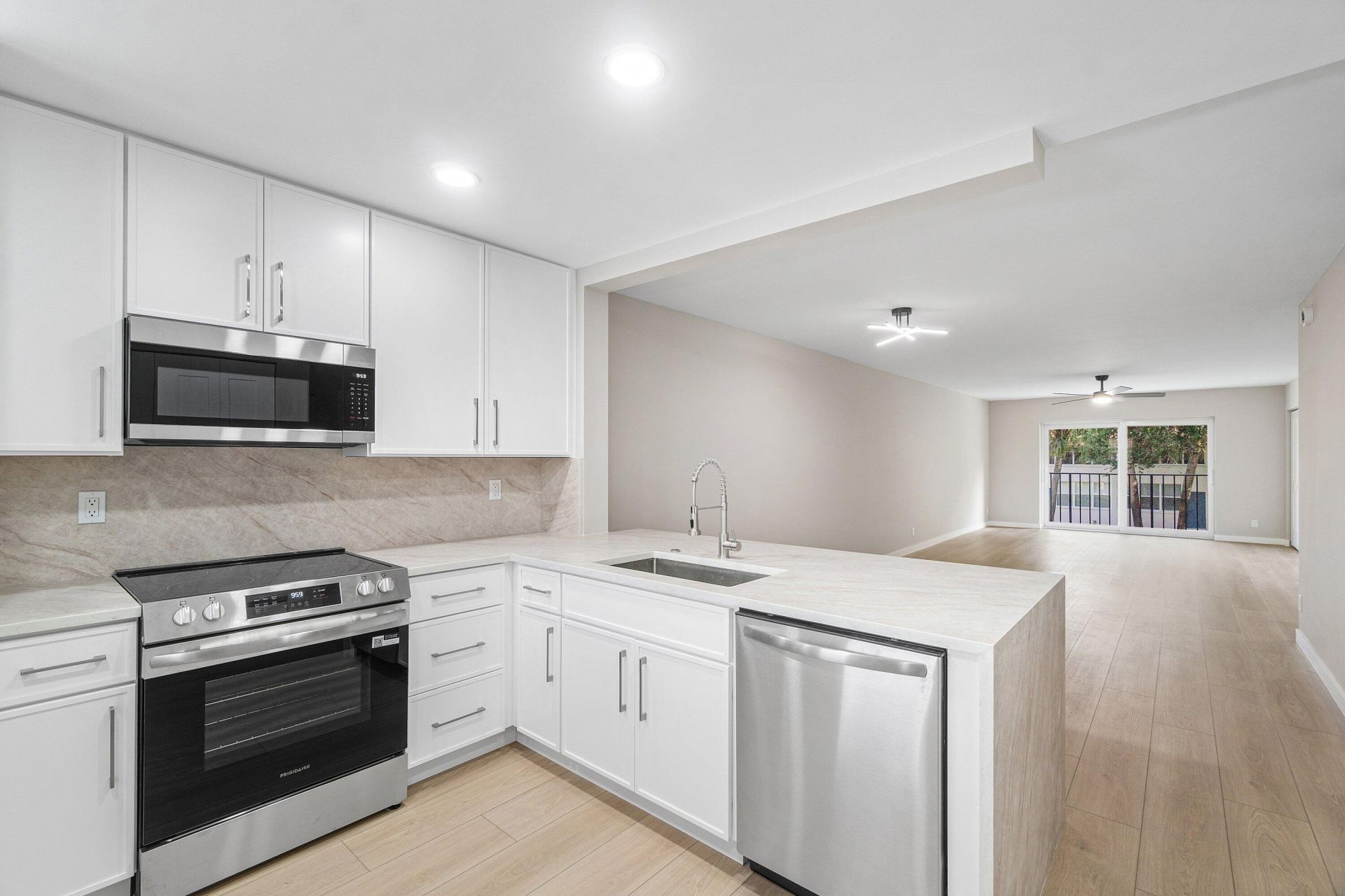 2905 SW 22nd Avenue, Unit 2020, Delray Beach, FL 33445 Photo
