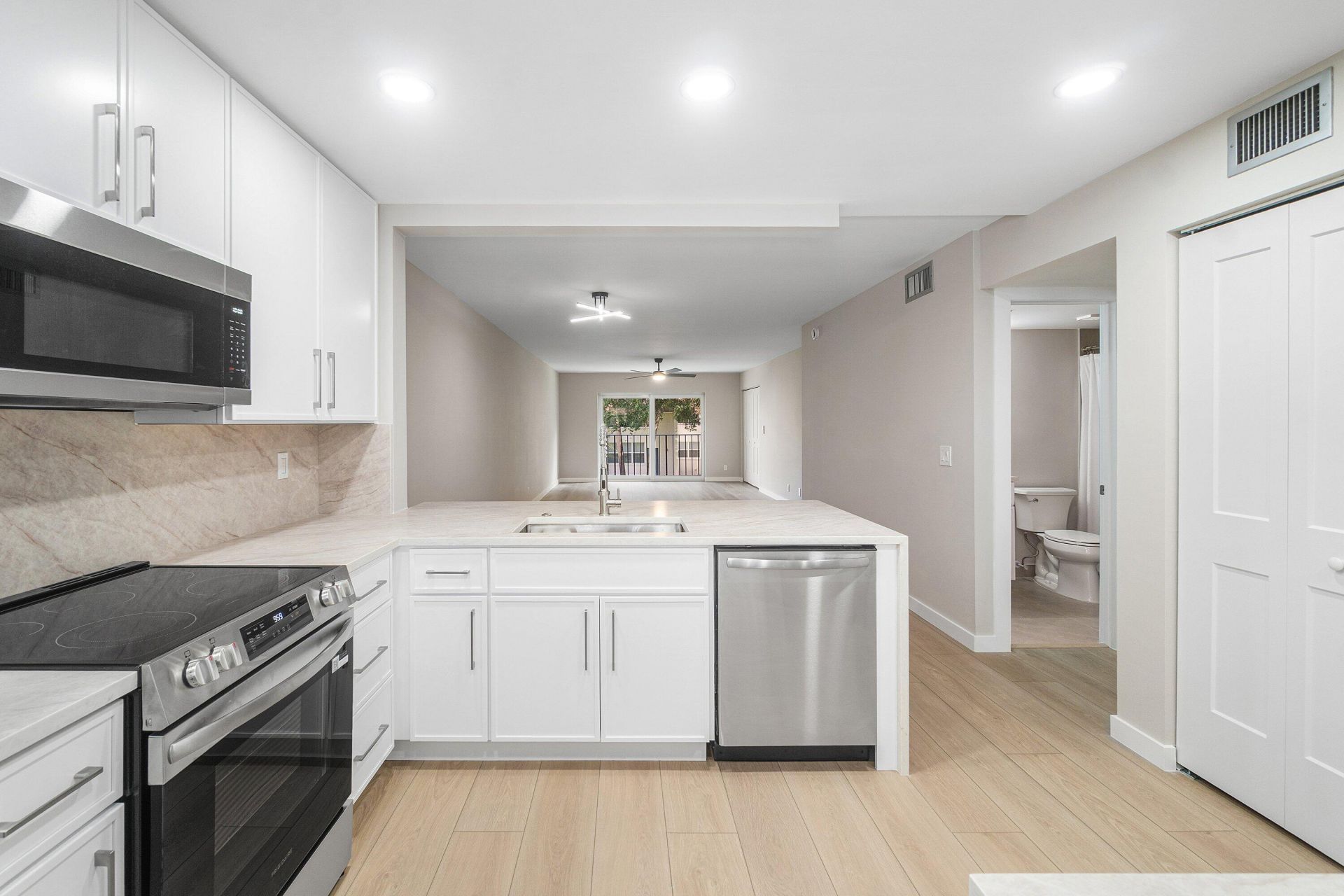 2905 SW 22nd Avenue, Unit 2020, Delray Beach, FL 33445 Photo