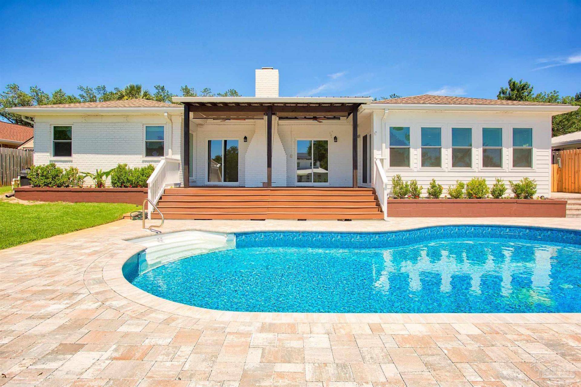 1125 Harbor Ln, Gulf Breeze, FL 32563 Main Photo
