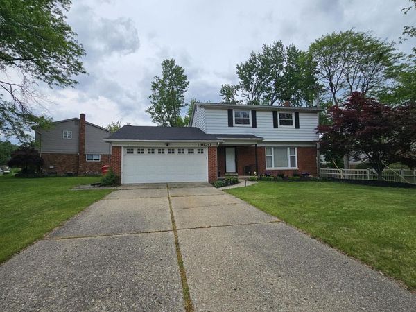 19620 Silver-Spring Street, Southfield, MI 48076