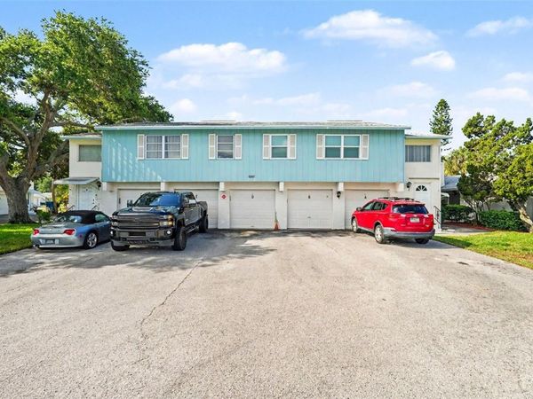 3267 39TH STREET S, Unit B, ST PETERSBURG, FL 33711