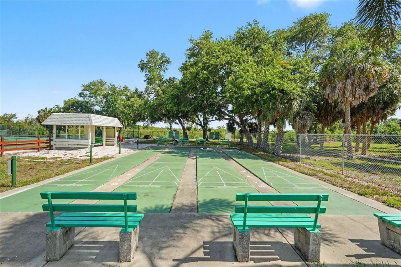 3267 39th Street S, Unit B, Saint Petersburg, FL 33711 Photo