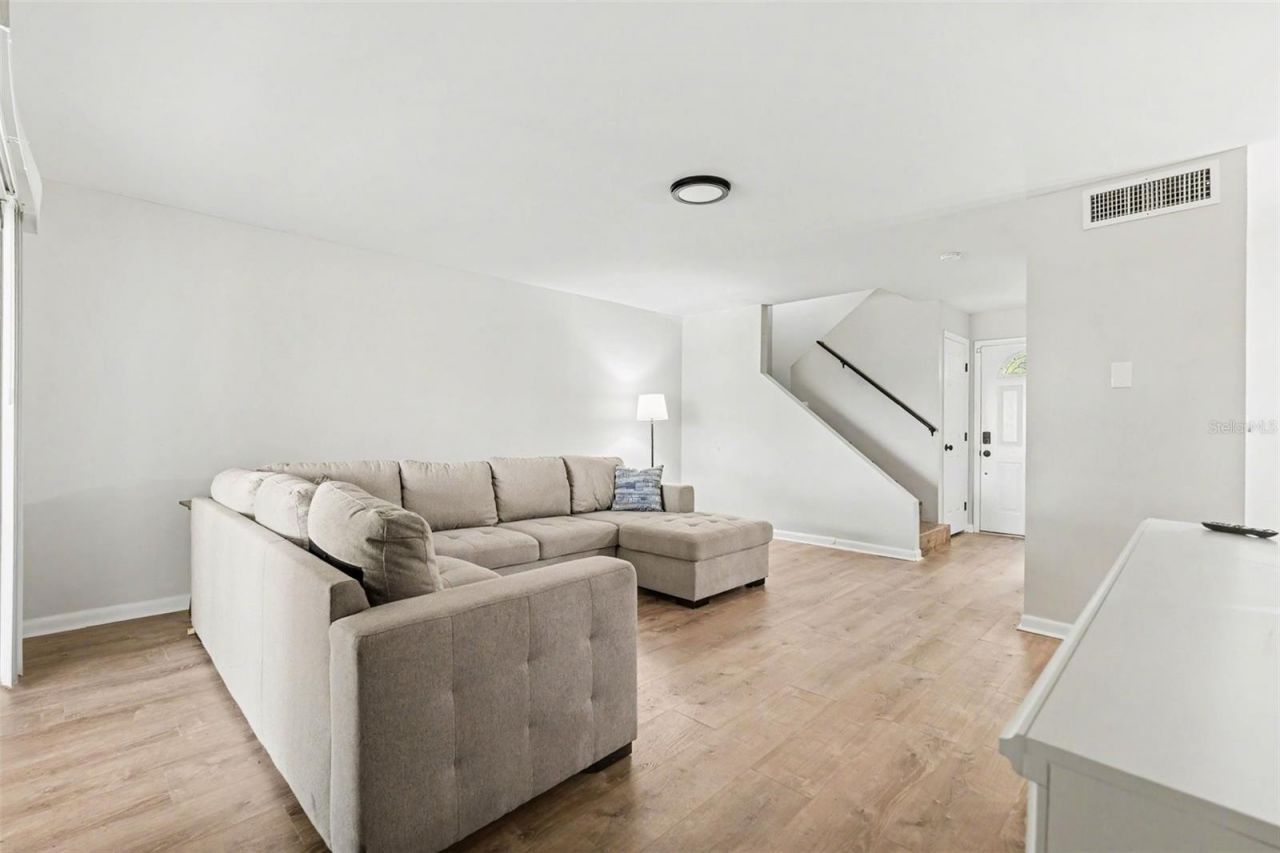 3267 39th Street S, Unit B, Saint Petersburg, FL 33711 Photo